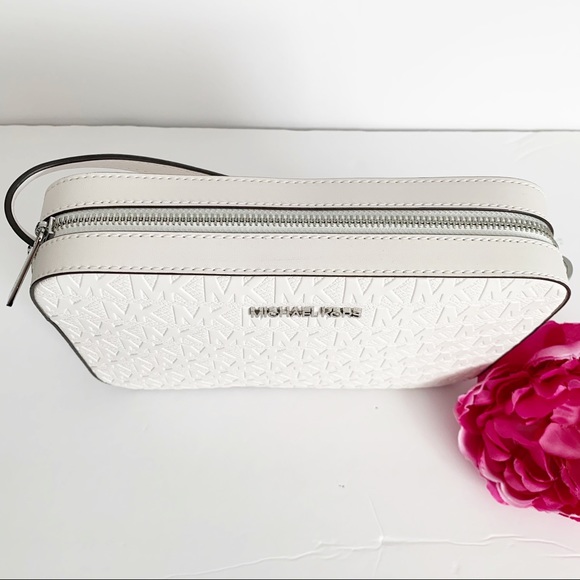 ❤️price firm❤️Michael Kors Debossed Crossbody - Picture 2 of 5